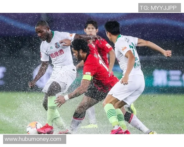 绿意盎然的足球明星们在赛场上如何展现环保理念与激情拼搏精神